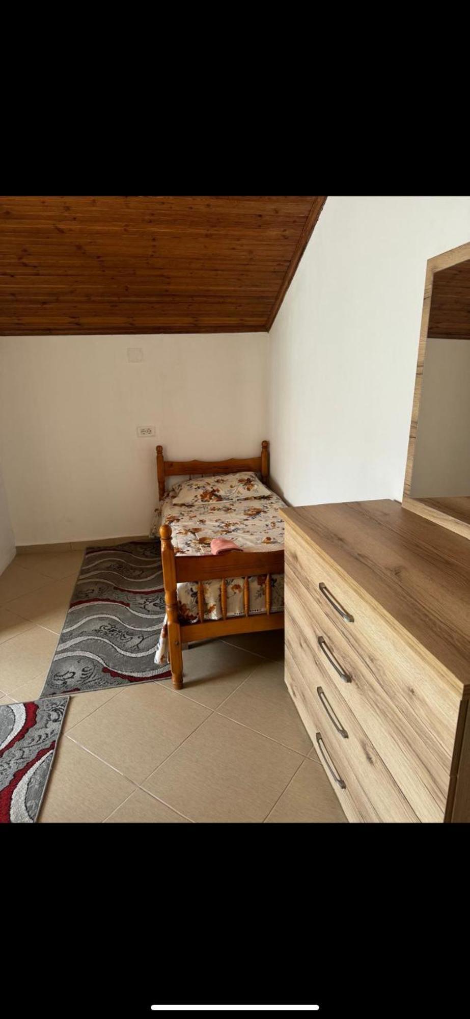 Zefi Rrenc * Shkoder